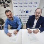 Firma cesión uso Sancho Azpeitia con los Camilos